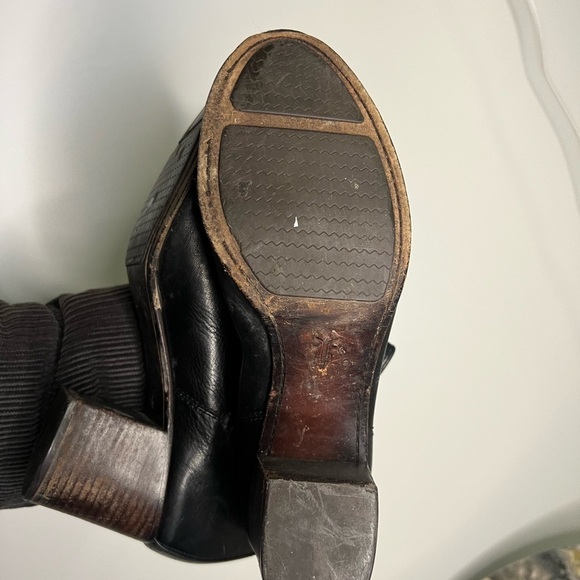 Frye Stella Short Chelsea Black Leather Boot - Picture 9 of 14